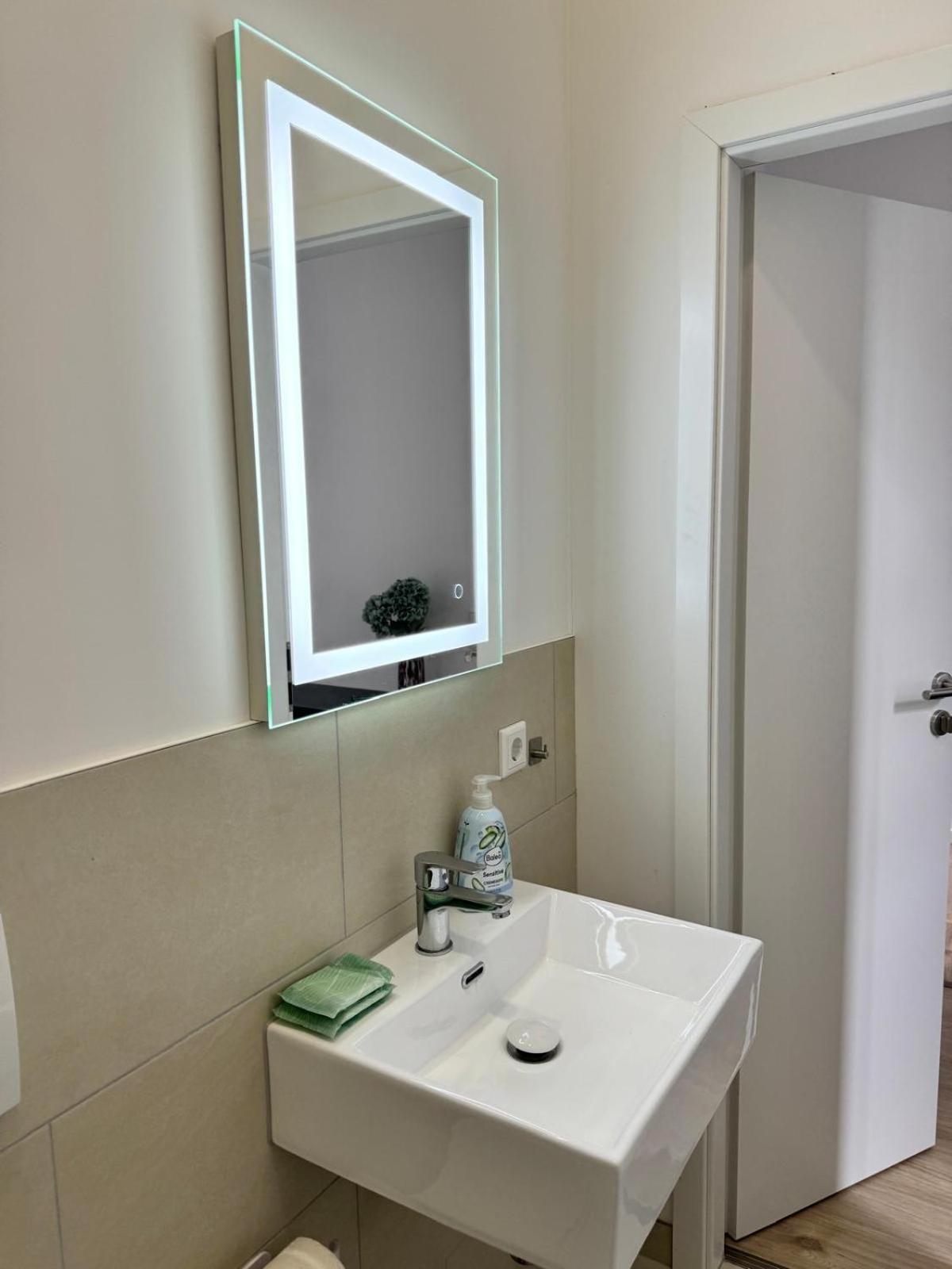 Heaven Homes - Privatzimmer Mit Bad Im Herzen Von Duesseldorf Extérieur photo