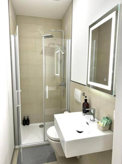 Heaven Homes - Privatzimmer Mit Bad Im Herzen Von Duesseldorf Extérieur photo